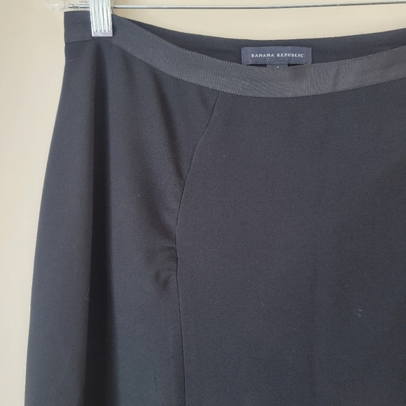 Banana Republic Asymmetrical Black Skirt Size 10 - Picture 2 of 10
